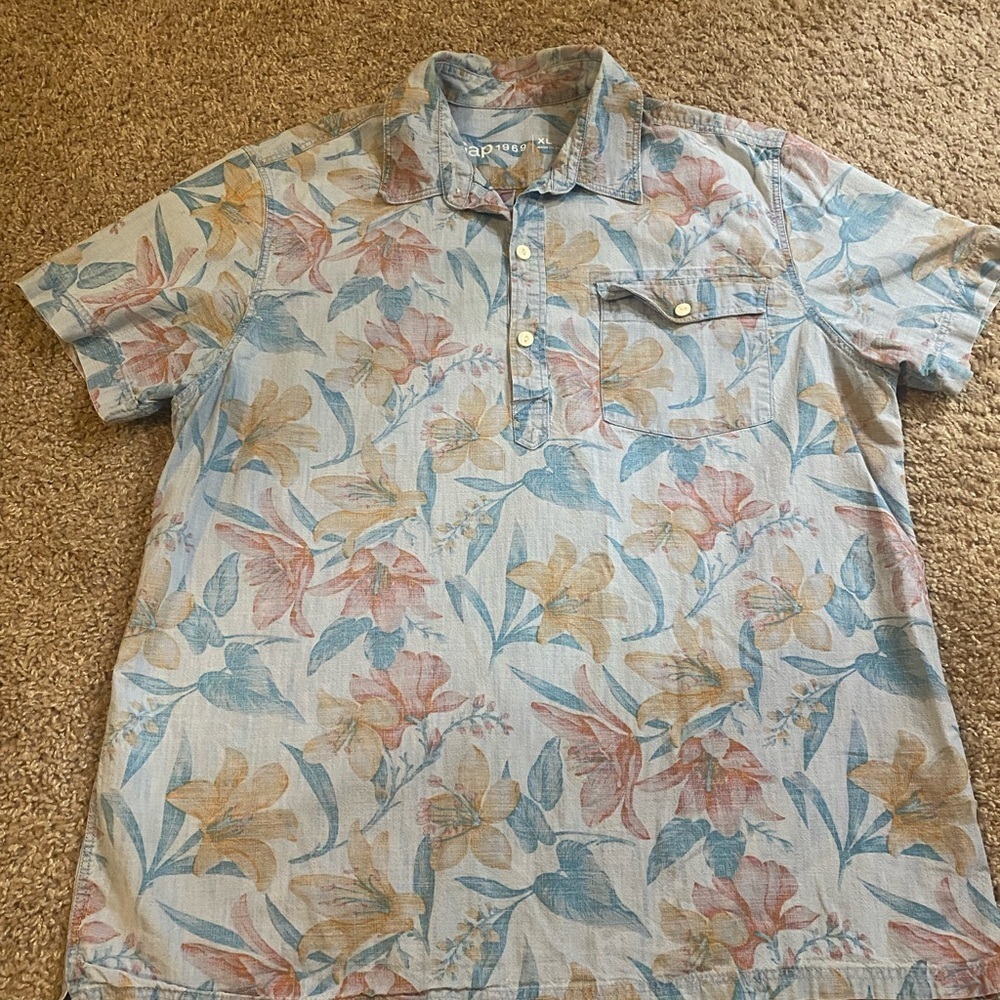 Gap Blue and Yellow Casual Button Down Shirt Summer